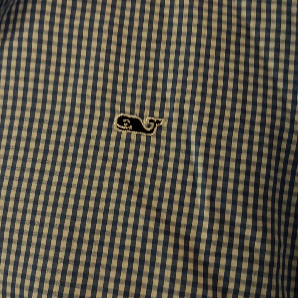 Vineyard Vines Button Downs - image 3